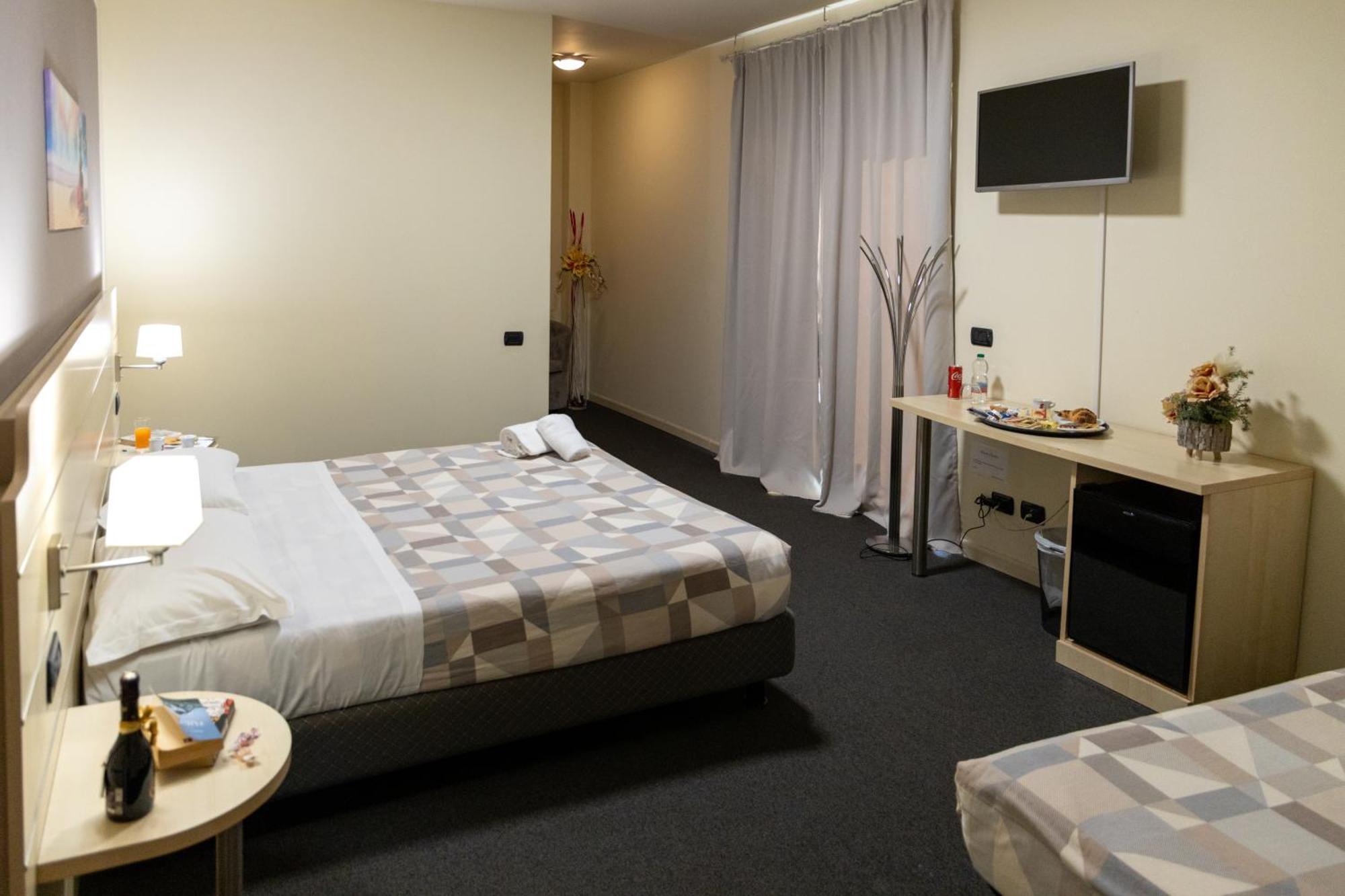 Hotel Giallo 诺切托 外观 照片