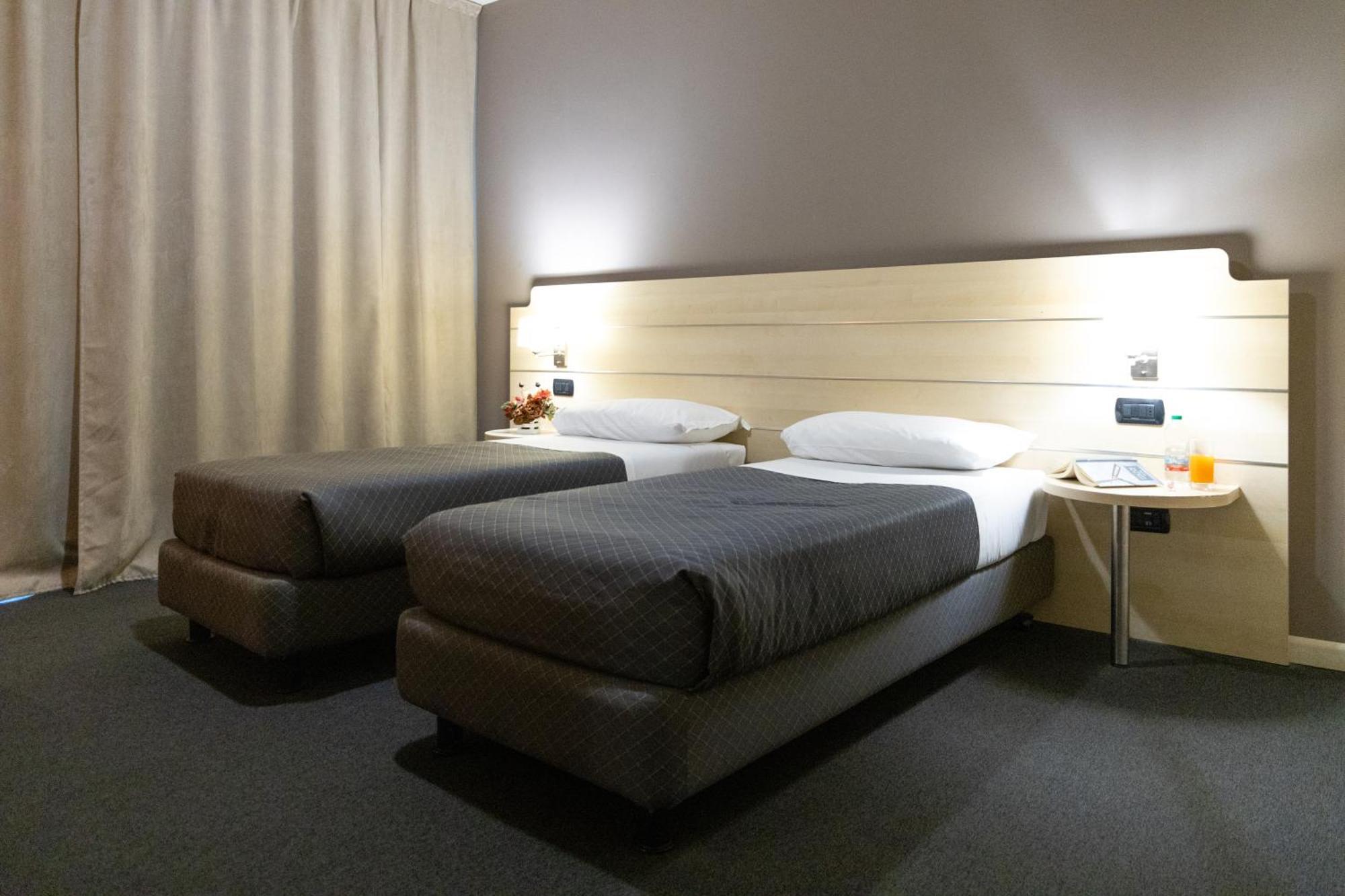 Hotel Giallo 诺切托 外观 照片